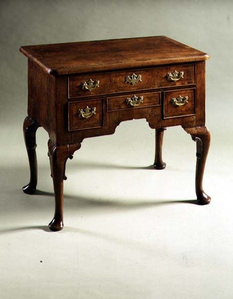 Lowboy, ca. 1710 (valnøtt) av English School