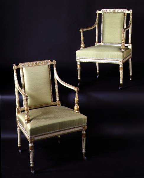 Par fra et sett på ti spisestuestoler, utskåret i Adam-stil, ca. 1781 av English School
