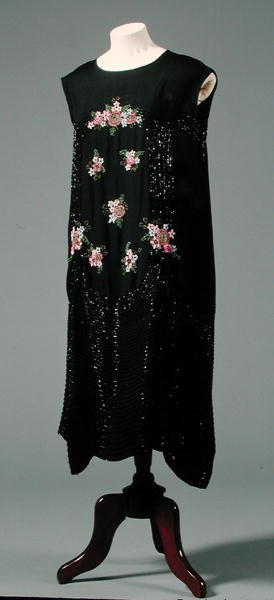 Damekjole med blomstermønster, ca. 1925-27 (kunstsilke) av English School