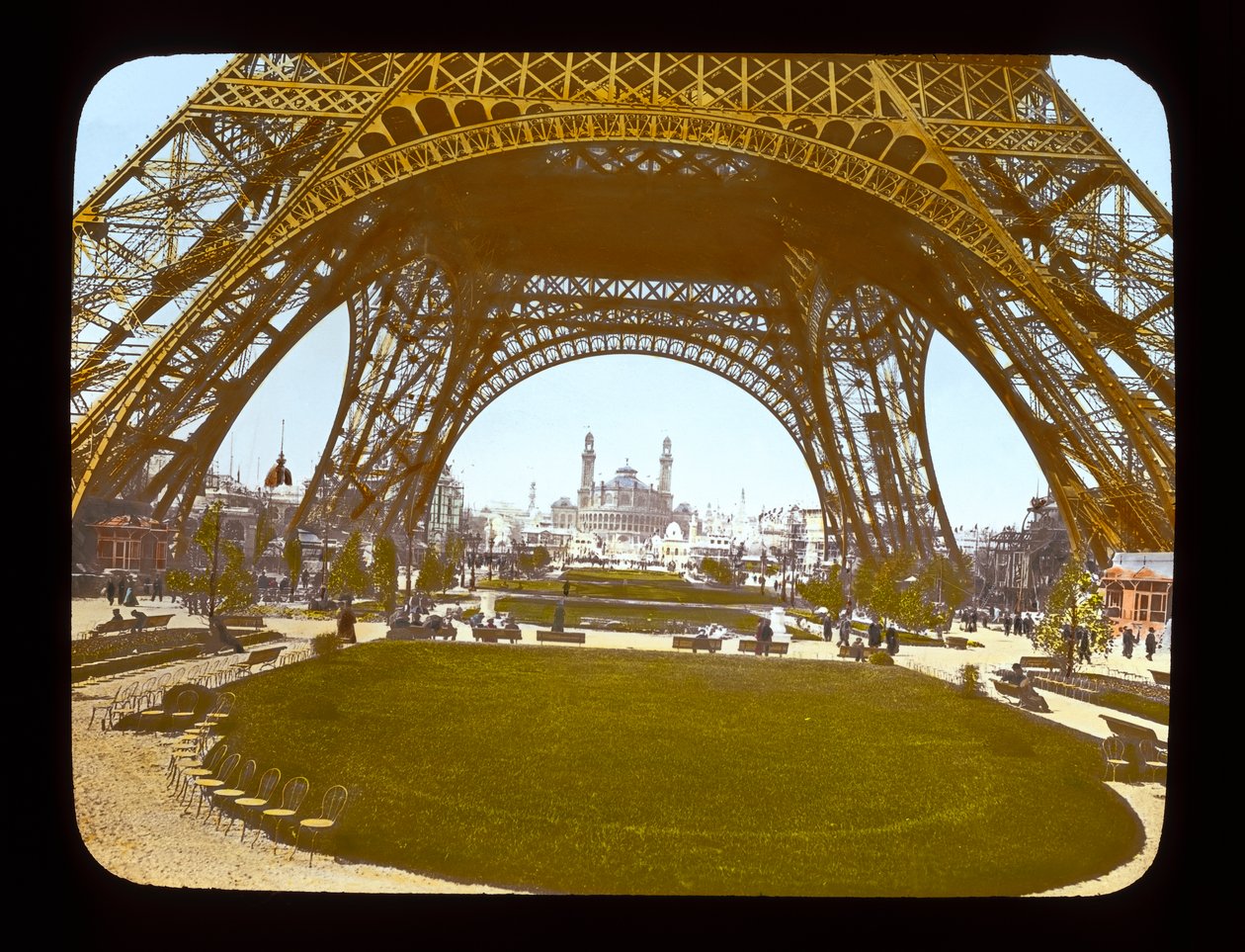 Paris-utstilling: Eiffeltårnet og Trocadero, 1900 (lanternesklie) av French Photographer