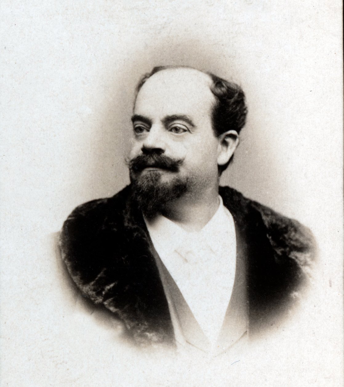 Portrett av Gabriel Ferrier (1847-1914), fransk maler. av French Photographer