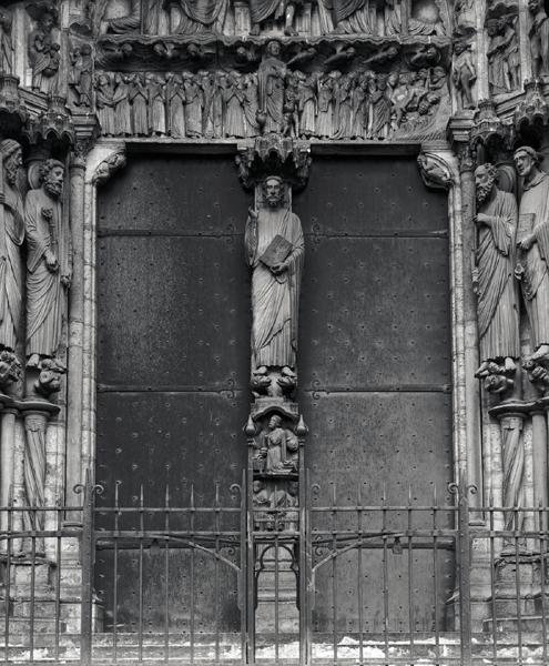 Beau Christ-figur på trumeauet til sørportalen, ca. 1145-50 av French School