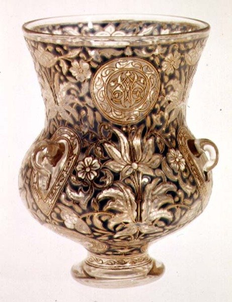 Hengende lampe med forgylt og emaljert dekor i islamsk stil av Joseph Brocard, 1878 (glass) av French School