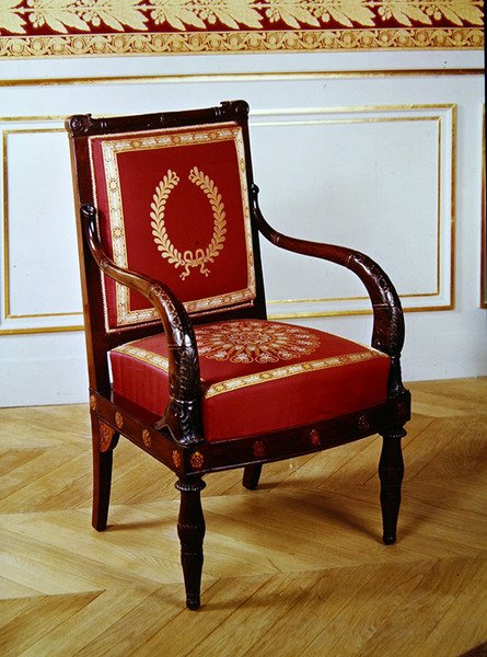 Imperial stil stol (mahogni og brodert møbeltrekk) av French School
