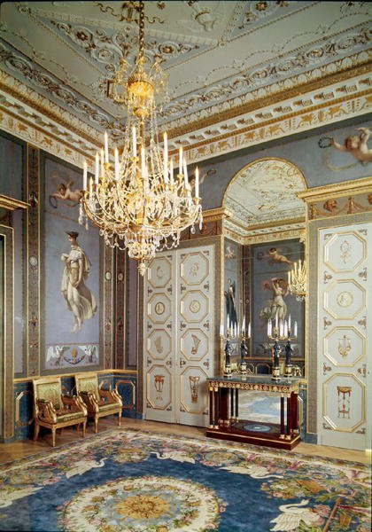 Interiør av Salon de Musique i leiligheten til Hortense de Beauharnais (1783-1837) 1803-10 av French School