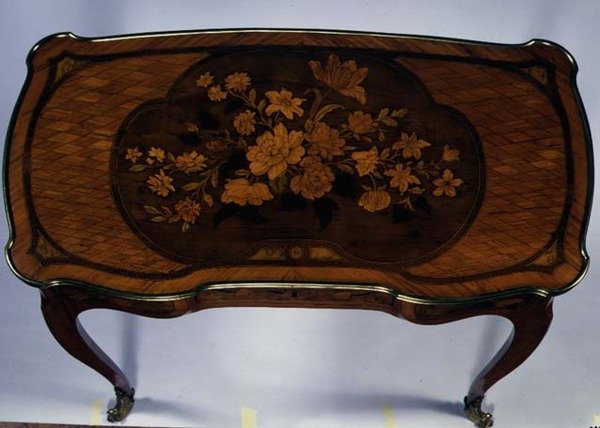 Ladys skrivebord med skyvedopp, stemplet med Versailles-merket, attr. til J.F.Oeben (d.1763) ca. 1755 av French School