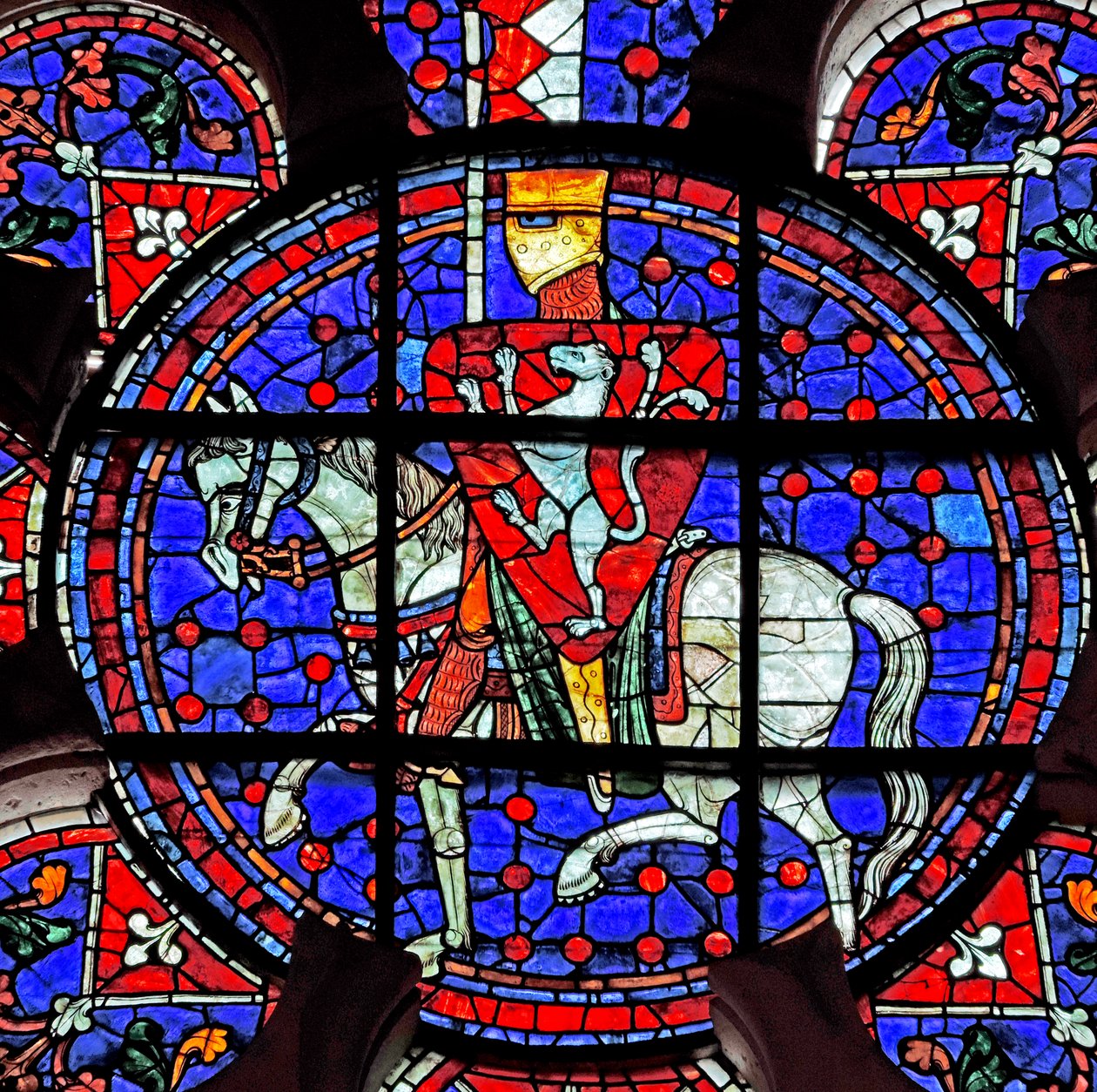 Rosevindu som viser Simon de Montfort, katedralen i Chartres av French School