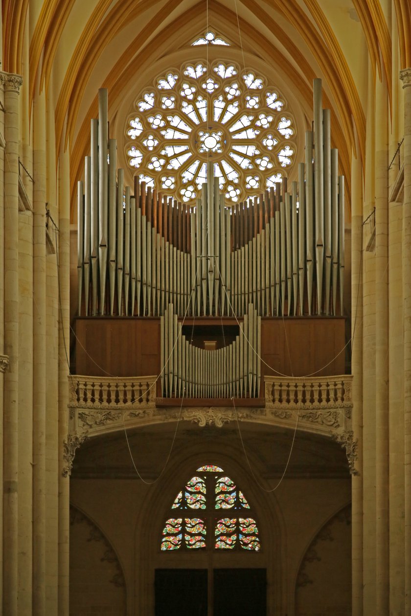 Vestrose vindu og orgel av French School