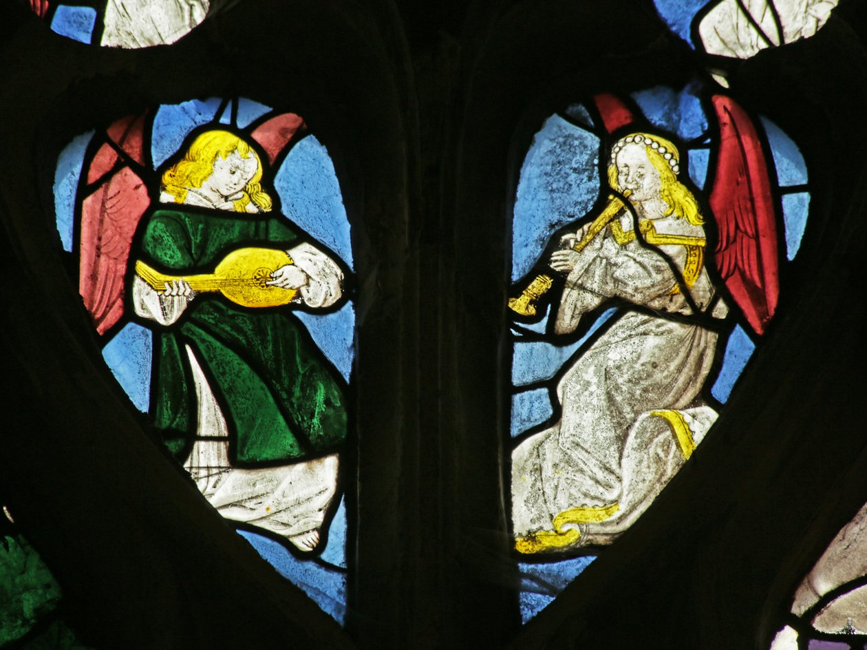 Vindu som viser musikalske engler med shawm og lut, 1505-10 av French School