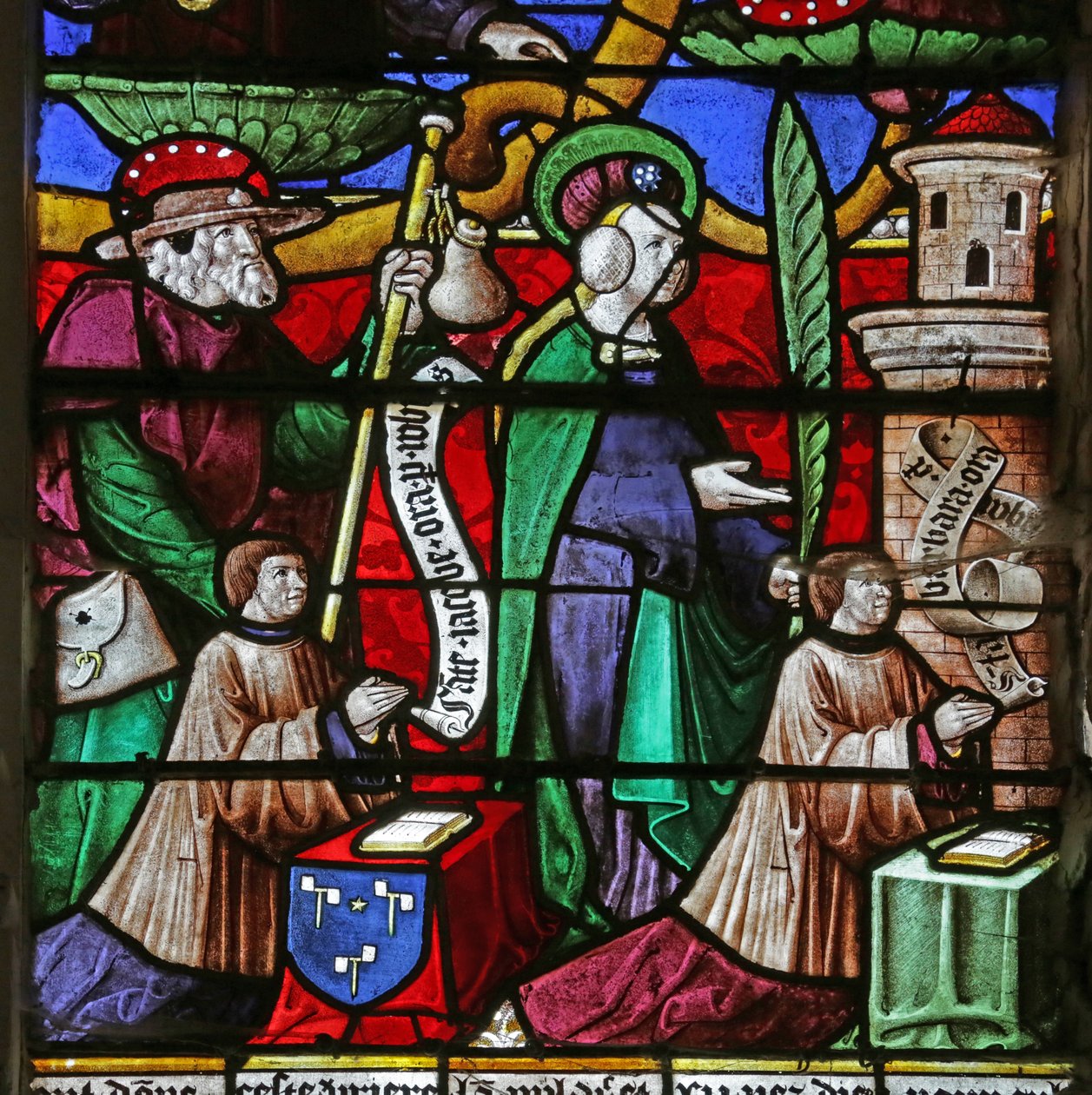 Vindu som viser Jesses tre: Jacques Prénel og Barbe Laurendel med Saint James og Saint Barbara av French School