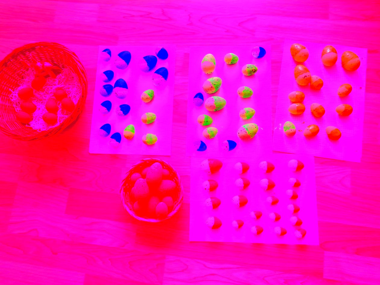 neon egg av Martina Konitzky