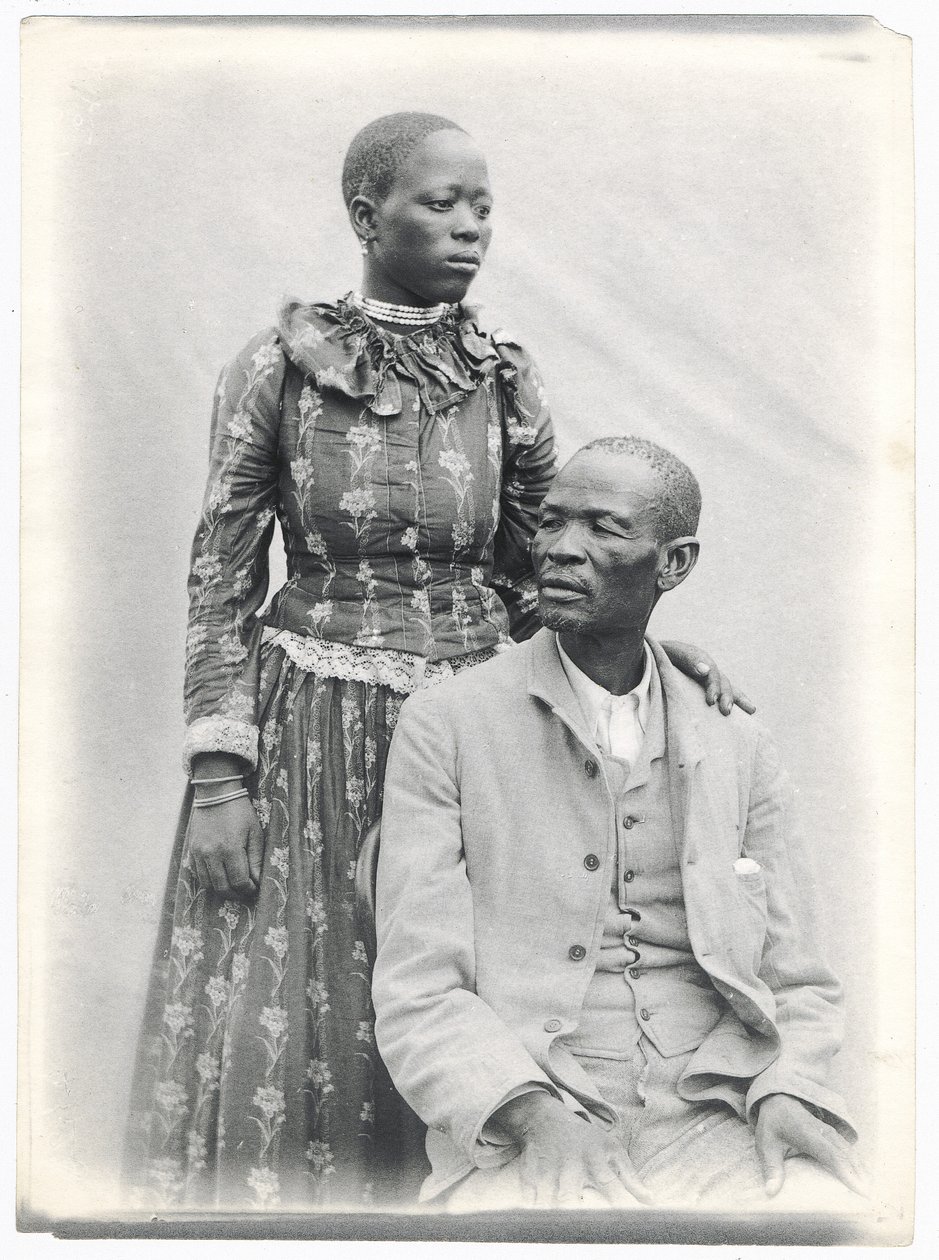Khama og hans kone, ca. 1910 (platinatrykk) av A. E. Hargreave