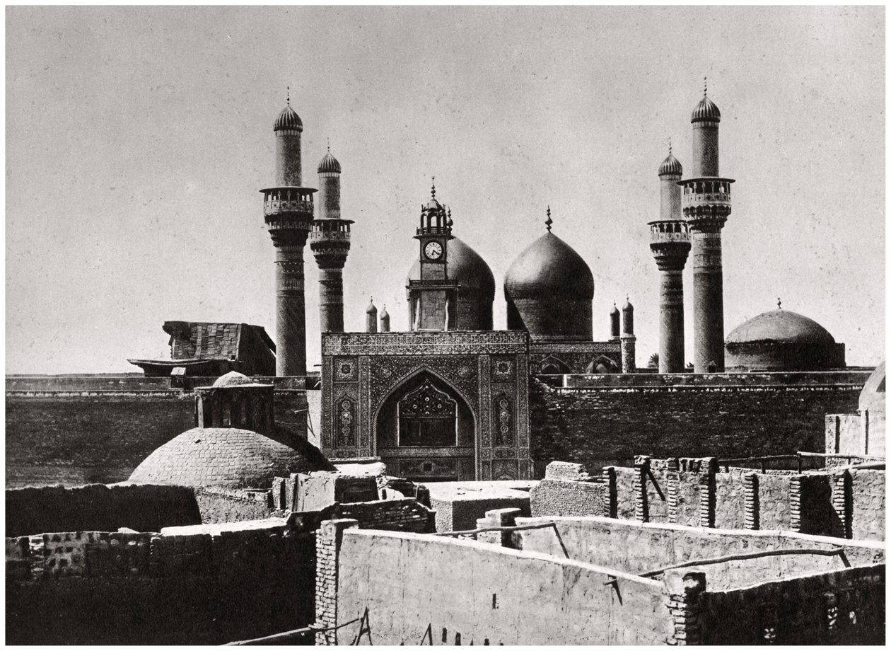 De gylne kuplene og minaretene til al-Kadhimiya-moskeen, Bagdad, Irak, 1925 av A. Kerim