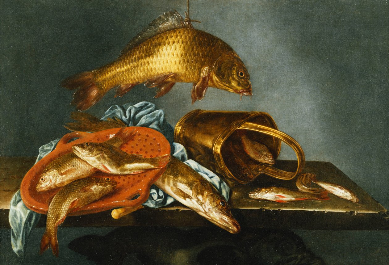 En gjedde, karpe, suter og mort med en sil og en messingbøtte på en avsats, 1661 av Abraham Susenier