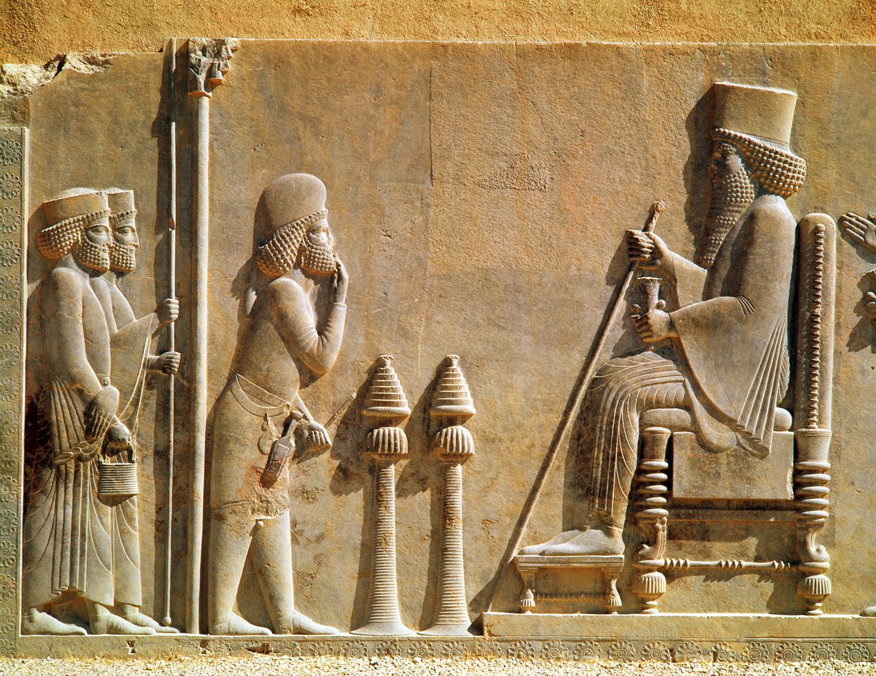En medianoffiser som hyller kong Darius I (ca. 550-486 f.Kr.) fra statskassen, ca. 515 f.Kr. (kalkstein) (se også 279364) av Achaemenid