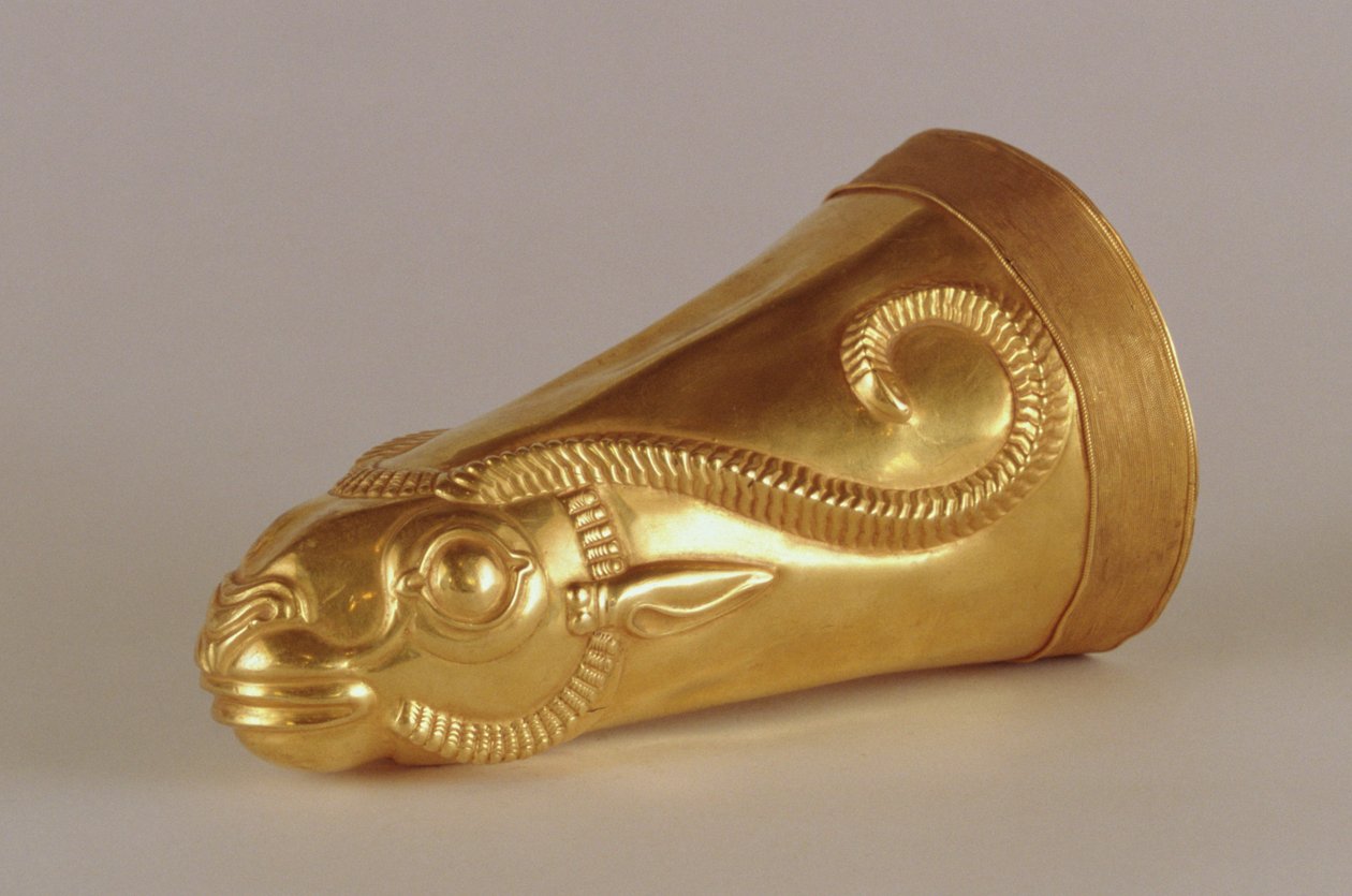 Rhyton formet som et gasellehode, fra Hamadan, Iran, ca. 500-tallet f.Kr. (gull) (se også 180380) av Achaemenid