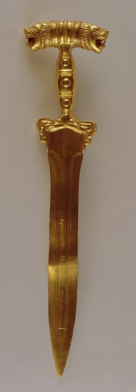 Sverd med dobbel løvehodedekorasjon, fra Hamadan, Iran (gull) av Achaemenid