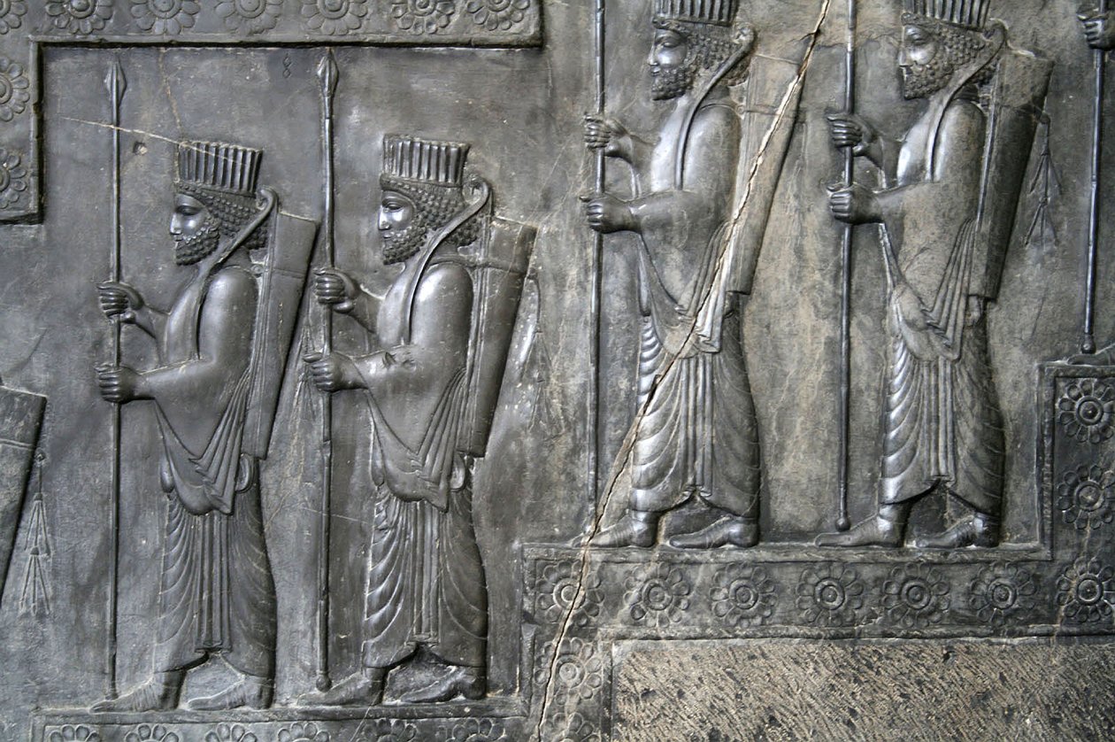 Veggutskjæring som viser den kongelige garde, Tachara, Persepolis, ca. 6.-5. århundre f.Kr. (gråstein) av Achaemenid