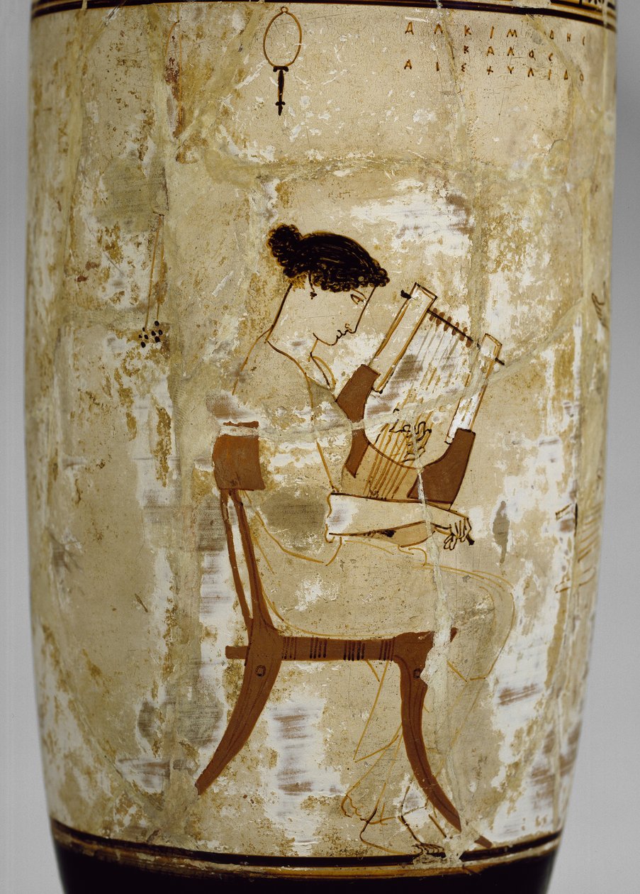 Lofts hvitmalt lekythos dekorert med en kvinne som spiller en cithara (glasert terrakotta) av Achilles Painter