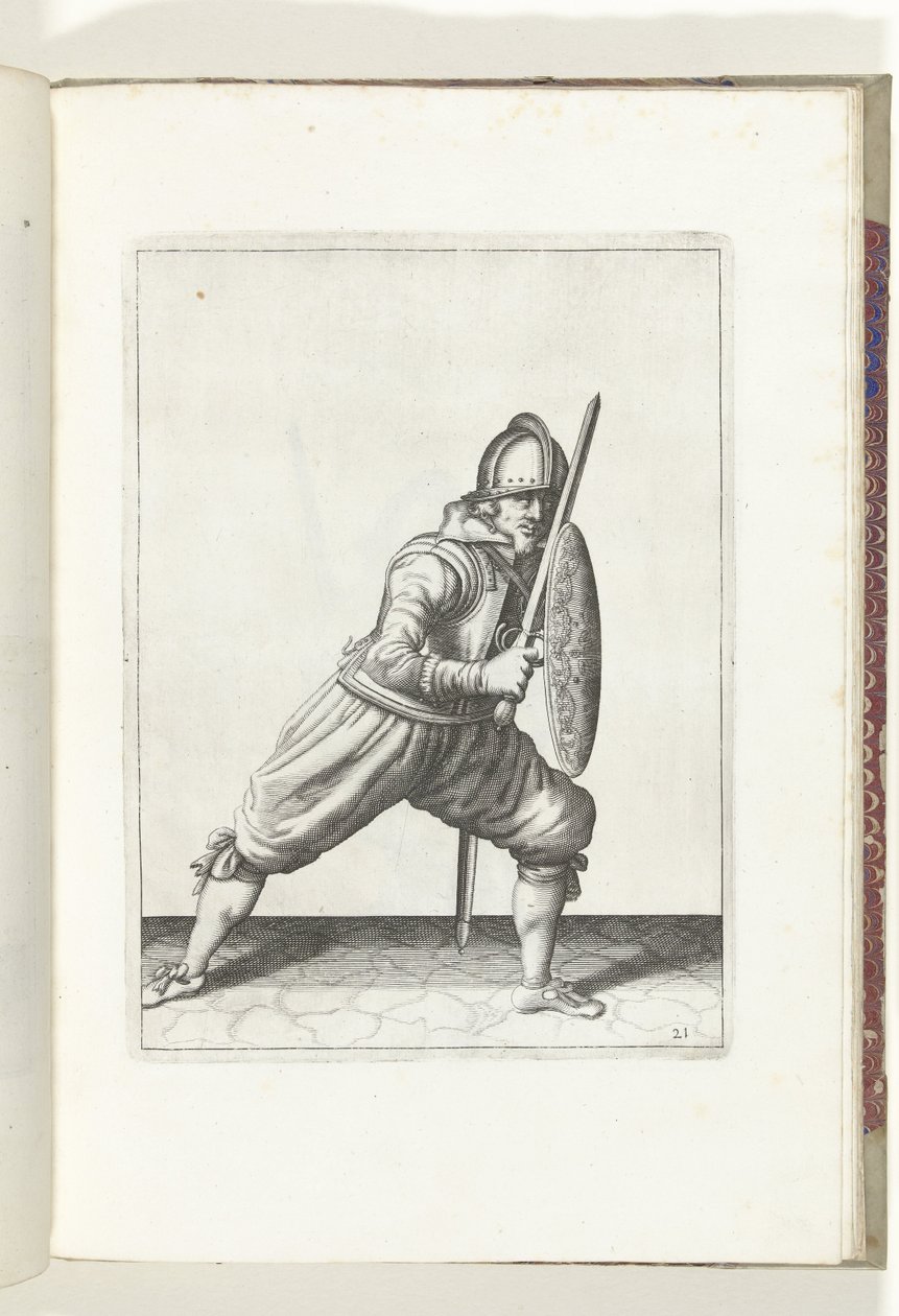 Skjold- og piggøvelsen: Soldaten i forsvarsposisjon med en fot foran og griperen og skjoldet på kneet foran kroppen (nr. 21), 1618 The Nassausche Wapen-Handinge, van Schilt, Spies, Rappier andde Targe : beyde figuerli av Adam van Breen