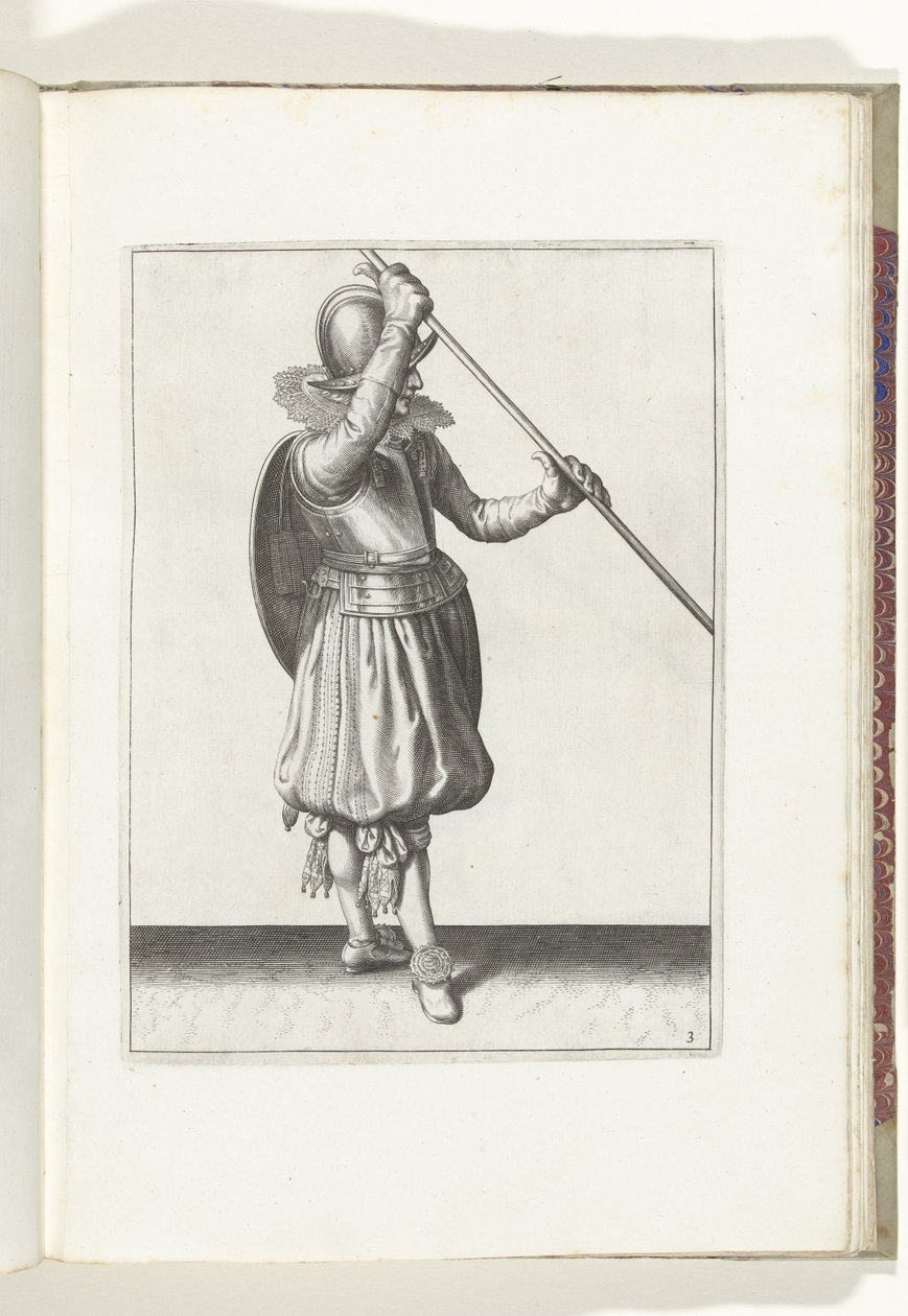 De exercitie met schild en spies: de soldaat met de spies schuin in beide handen met de rechterhand bij het hoofd en het schild op de rug (nr. 3), 1618 De Nassausche Wapen-Handelinge, van Schilt, Spies, Rappier ende Targe : beyde figuerlick afgebeelt, end  av Adam van Breen