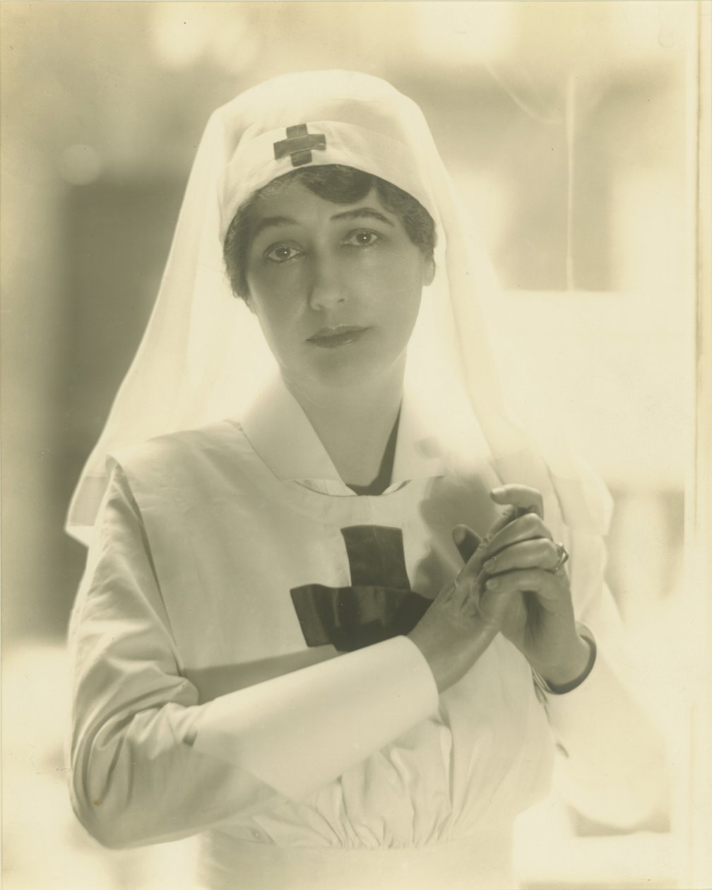 Lady Duff-Gordon som sykepleier (platinatrykk) av Adolf de Meyer