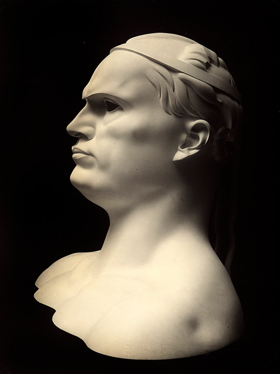 Byste som viser portrettet av Benito Mussolini, verk av Adolfo Wildt (s/hv-foto) av Adolfo Wildt