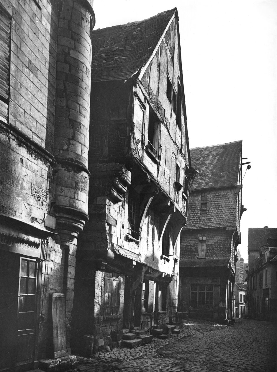 Gamle hus ved Grand Carroi, det gamle sentrum av byen, 1400-1500-tallet av Adolphe Giraudon