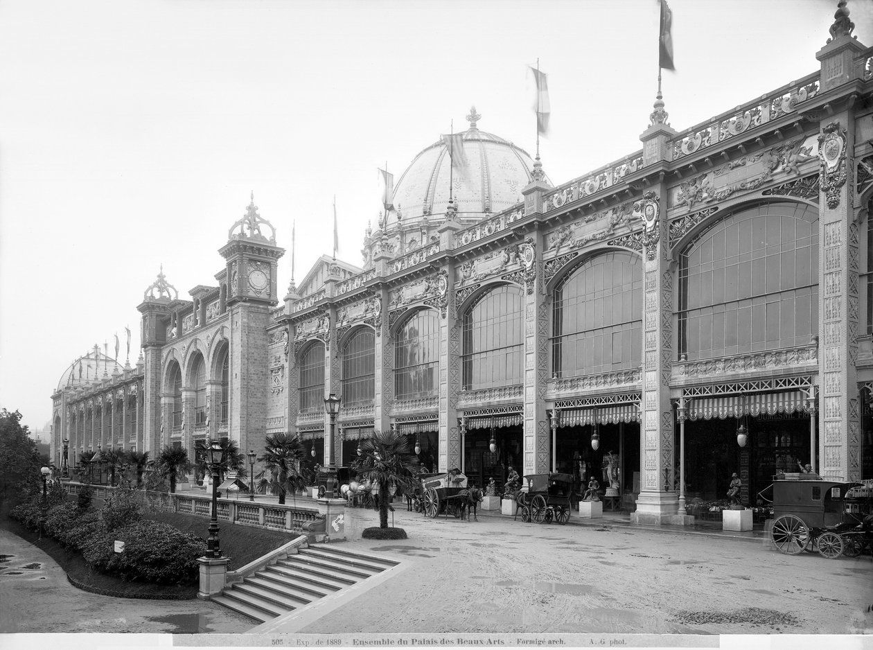 Utsikt over Palais des Beaux-arts, universell utstilling, Paris, 1889 av Adolphe Giraudon