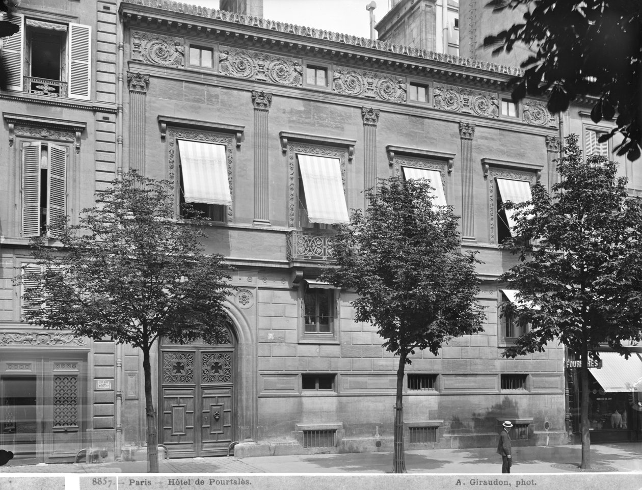 Hotel de Pourtales, fasade, slutten av 1800-tallet-begynnelsen av 1900-tallet av Adolphe Giraudon