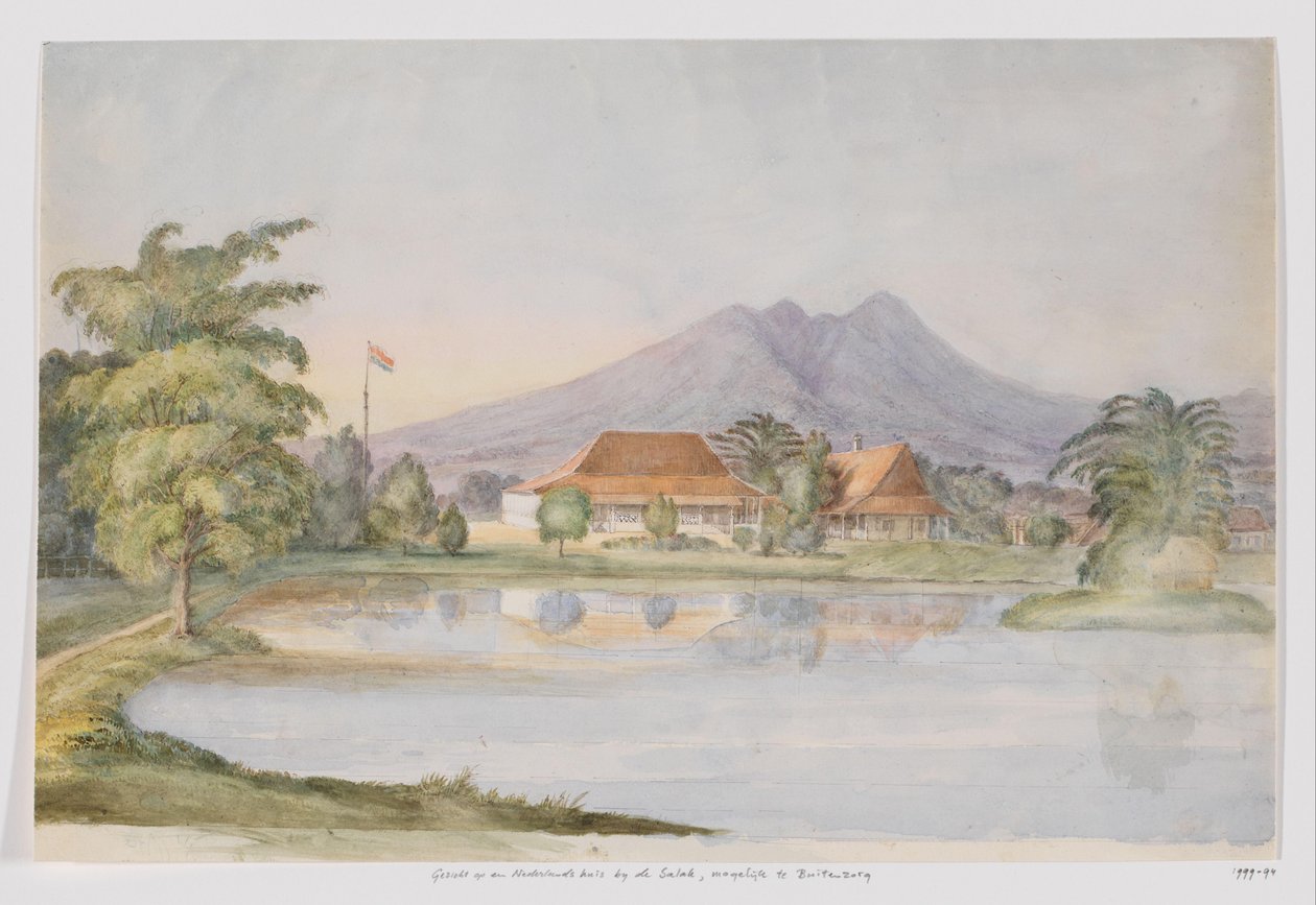 Gezicht op een huis met een Nederlandse vlag en vijver tegen een berg, West-Java   1391103   no       norwegian Successfully Translated  Original: Vijf cherubijnen Paedopaegnion (series title) Translat: Vijf cherubijnen Paedopaegnion (series title) 1369497 av Adrianus Johannes Bik