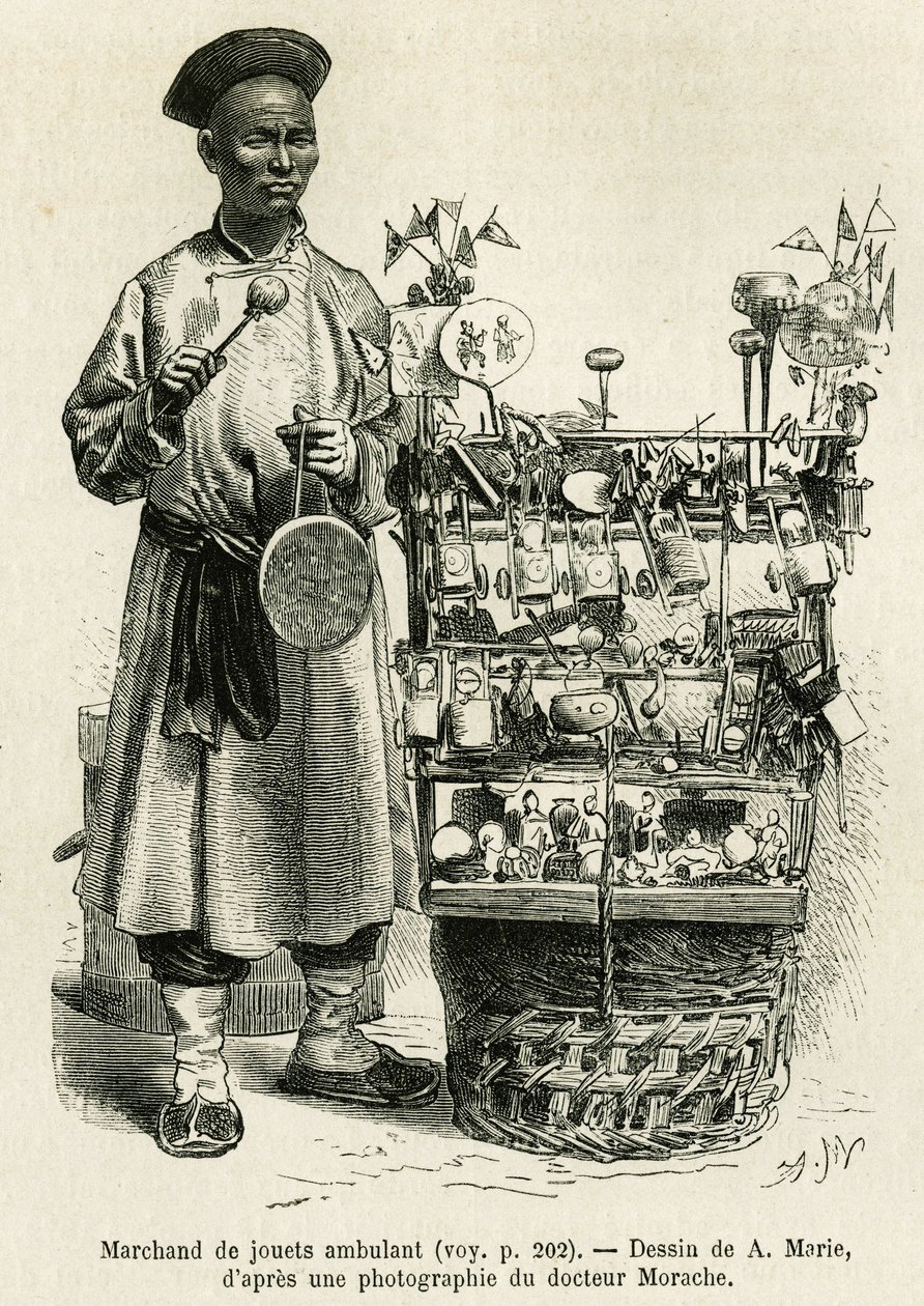 Leketøysforhandleren slår en kobbergong for å trekke oppmerksomhet til dukkene, bilene, silkesommerfuglene og fløytene hans, mens han går den orientalske blomsterporten til det keiserlige palass i Pekin. Gravering etter A.Maries tegning, for å illustrere r av Adrien Emmanuel Marie