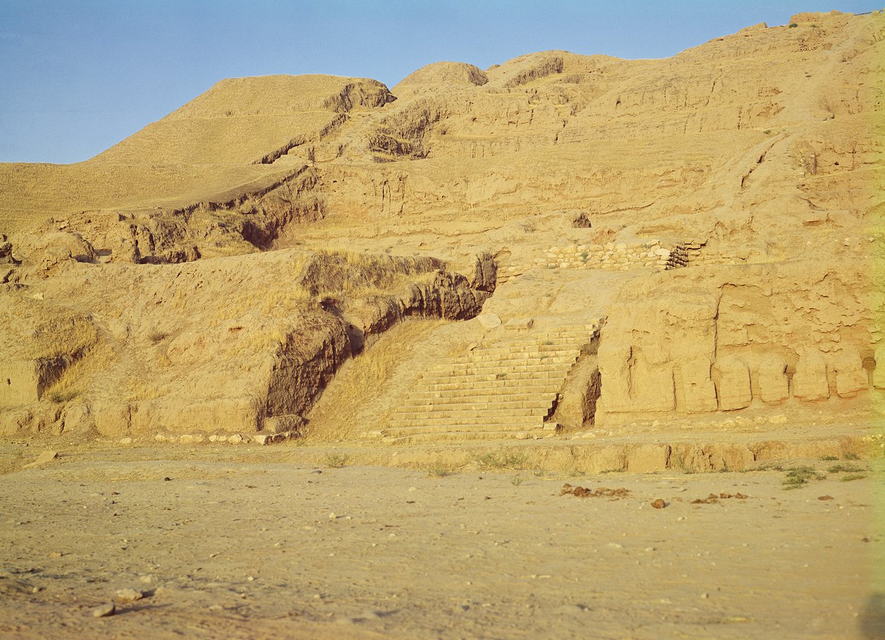 Utsikt over trappene, terrassene og zoroastriske tempel av Afghan School