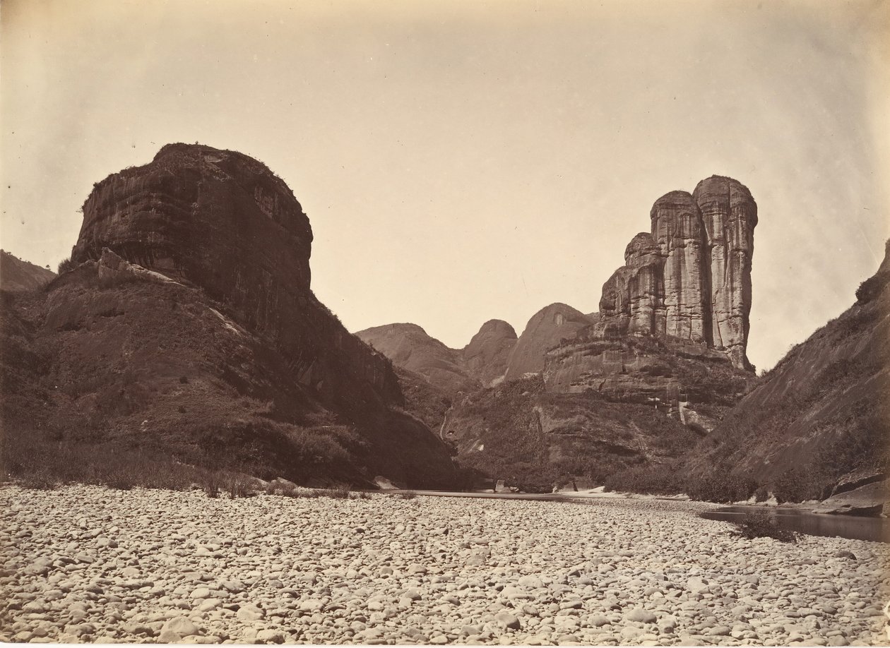 Stablet steinfjell nær Sing Chang, ca. 1869. av Afong Lai