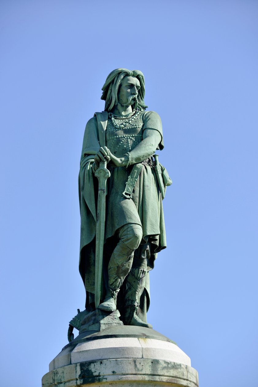 Kolossal statue av Vercingetorix (72-46 f.Kr.), gallisk leder - Skulptur av Millet Aime (1819-1891) 6,60 m høy erige i 1865 på den vestlige delen av Mont Auxois (base 7 m høy av Viollet Le Duc) Alise Sainte Reine 1865 av Aime Millet