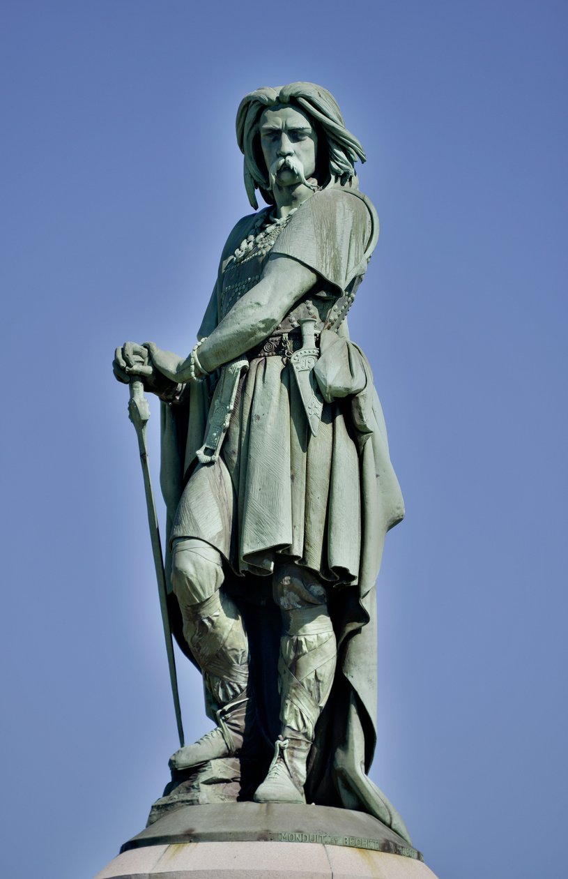Kolossal statue av Vercingetorix (72-46 f.Kr.), gallisk leder - Skulptur av Millet Aime (1819-1891) 6,60 m høy erige i 1865 på den vestlige delen av Mont Auxois (base 7 m høy av Viollet Le Duc) Alise Sainte Reine 1865 av Aime Millet