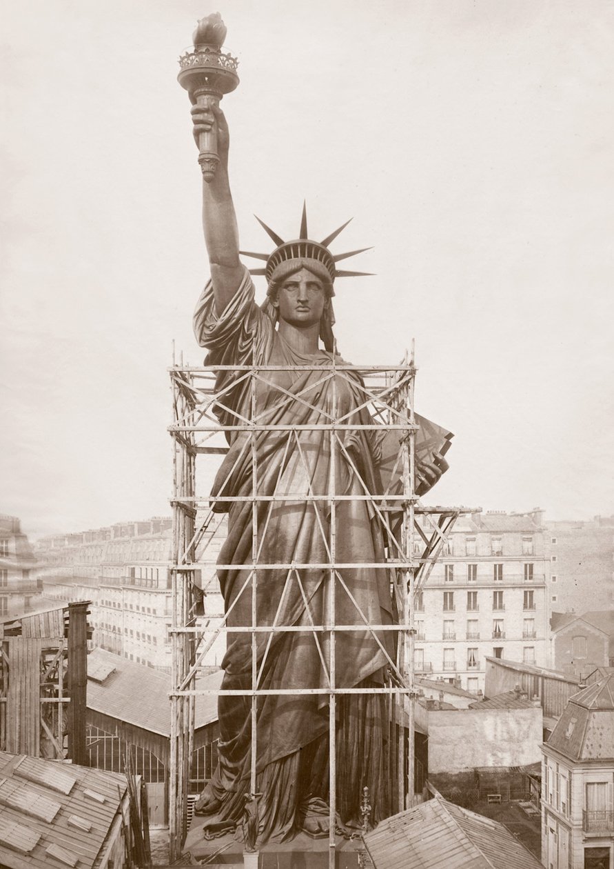 Montering av Frihetsgudinnen, Paris 1883 av Albert Fernique