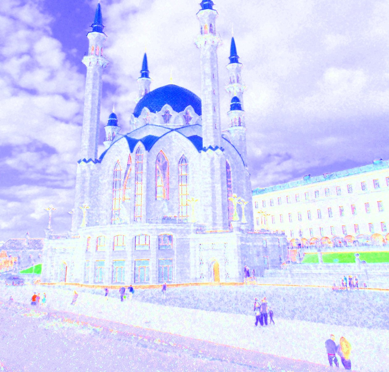 blå katedral, 2017, (fotografi) av Alex Caminker