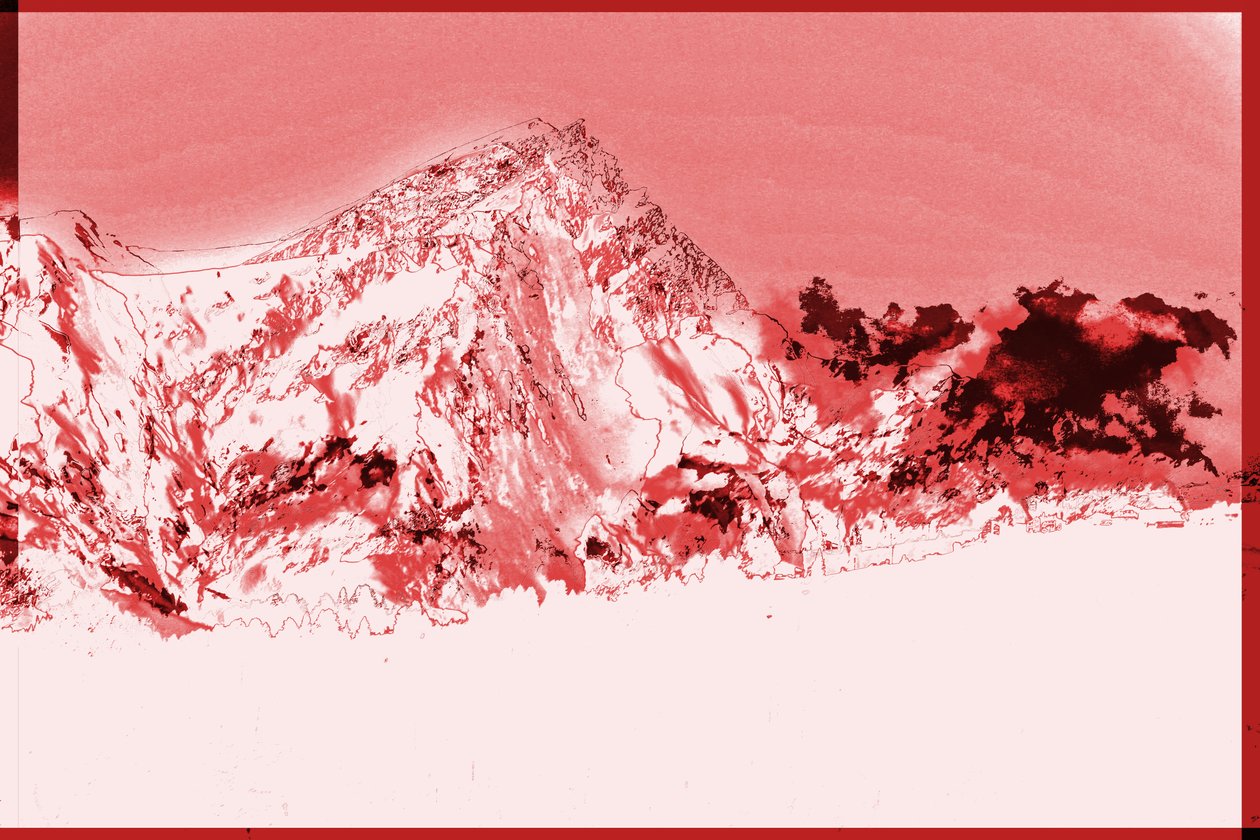 fjell, 2019, (blandet media) av Alex Caminker