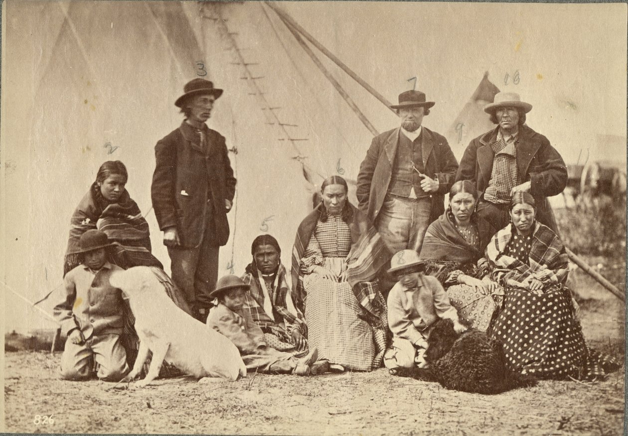 Gruppe om Fort Laramie, Dakota, 1868 (albumtrykk) av Alexander Gardner