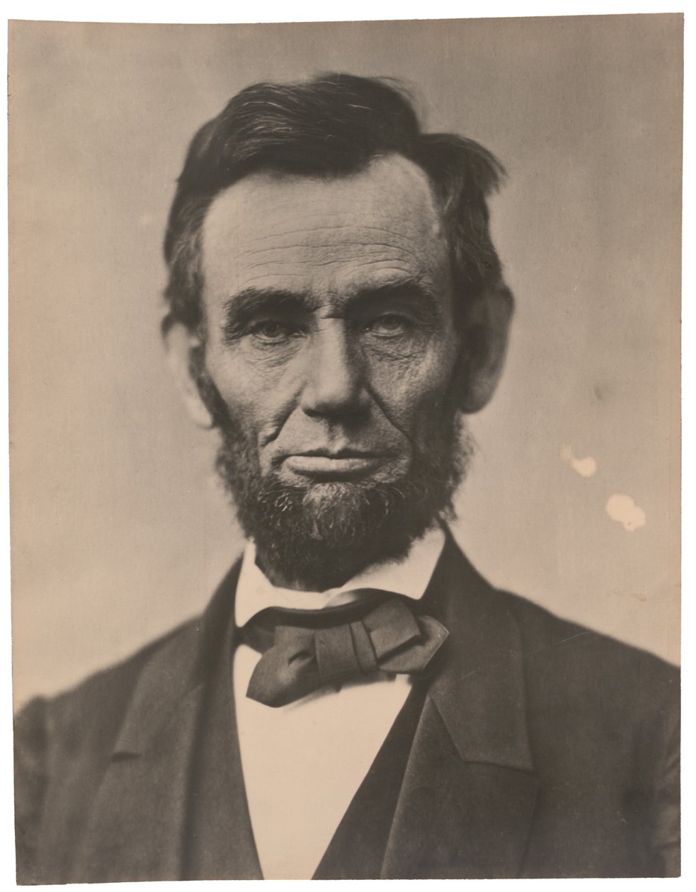 Portrett av Abraham Lincoln, november 1863, trykt ca. 1910 (sepiafoto) av Alexander Gardner