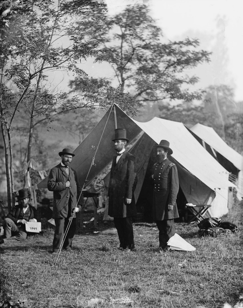 Abraham Lincoln med Allan Pinkerton og generalmajor John A. McClernand, 1862 av Alexander Gardner