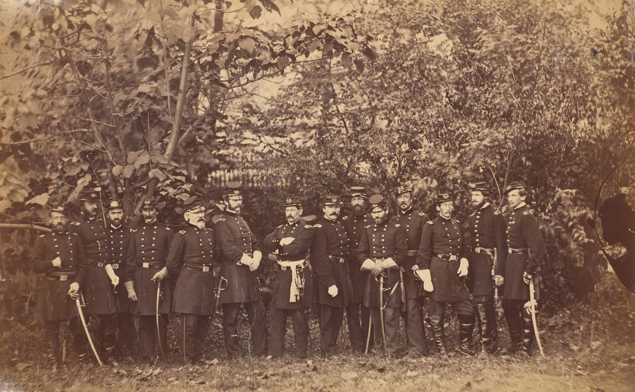 General McClellan og stab, ca. 1863. av Alexander Gardner.