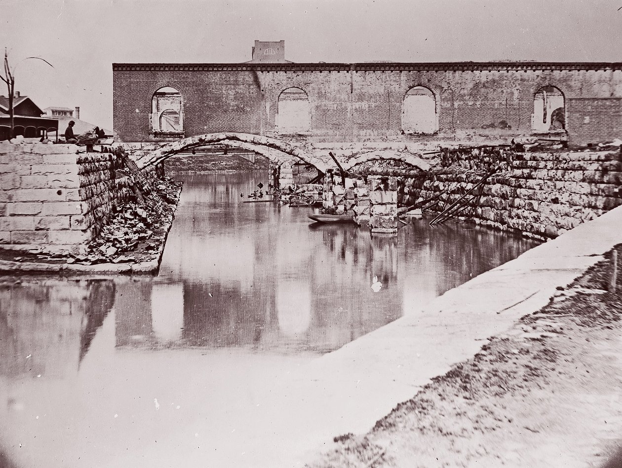 Ruiner nær Canal Basin, Richmond, 1865. av Alexander Gardner