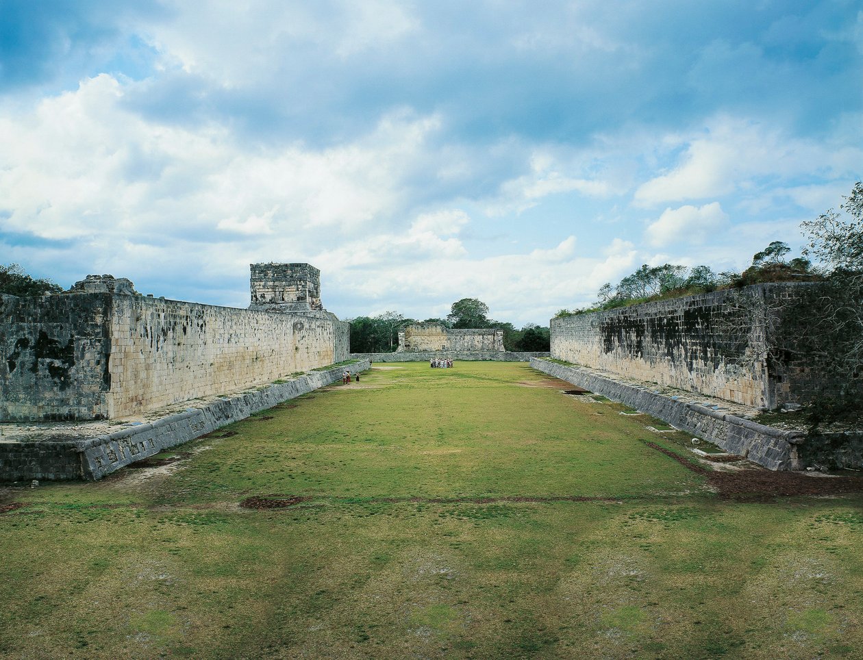 Mexico, Yucatan State, Chichen Itza, Great Ballcourt av Nicolas Toussaint Charlet