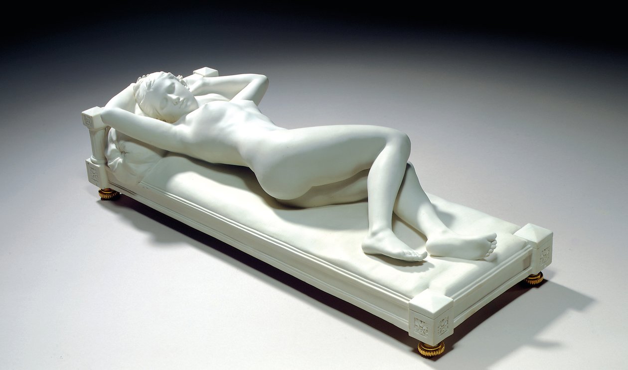 Sevres kjeksfigur av en liggende naken, 