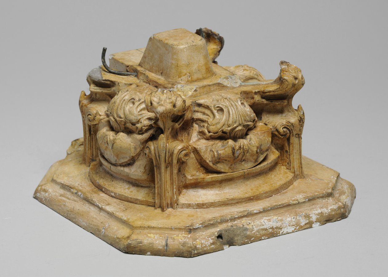 En av 9 maketter for Sam Wilson Chimneypiece, ca. 1908-14 (gips og skjellakk) av Alfred Gilbert