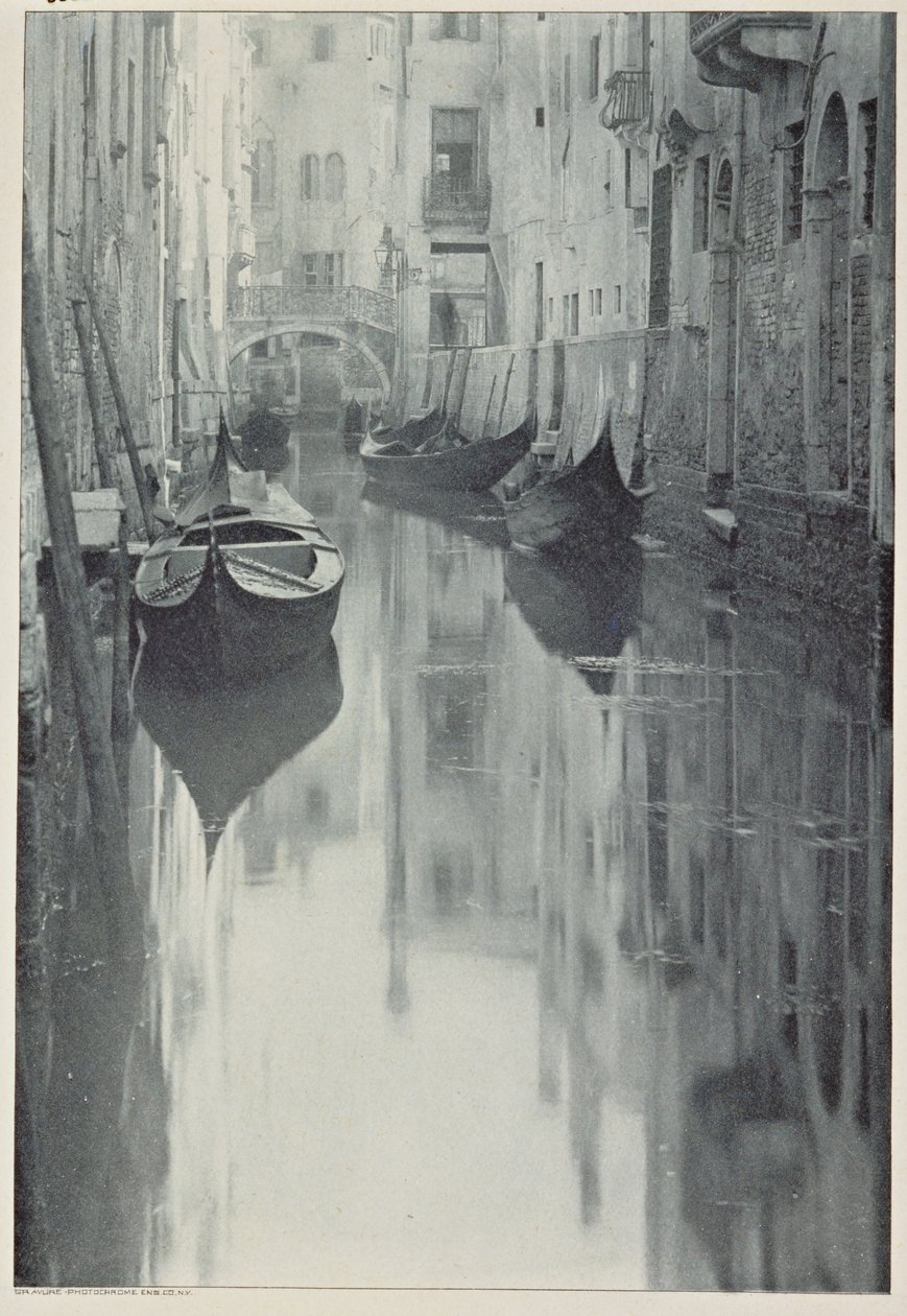 A Bit of Venice, negativ 1894, publisert 1898 (tonet fotogravyr) av Alfred Stieglitz