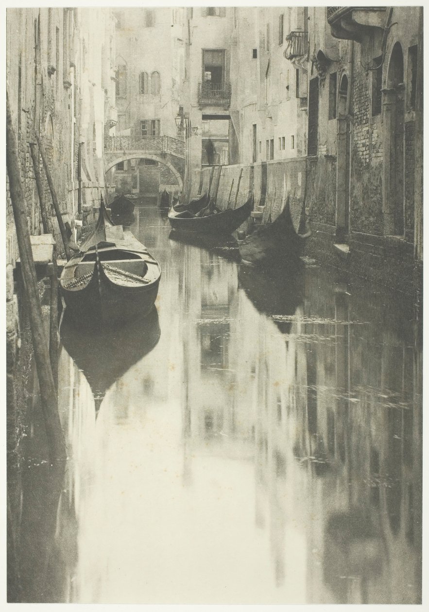En venetiansk kanal, 1894, trykt 1897. av Alfred Stieglitz