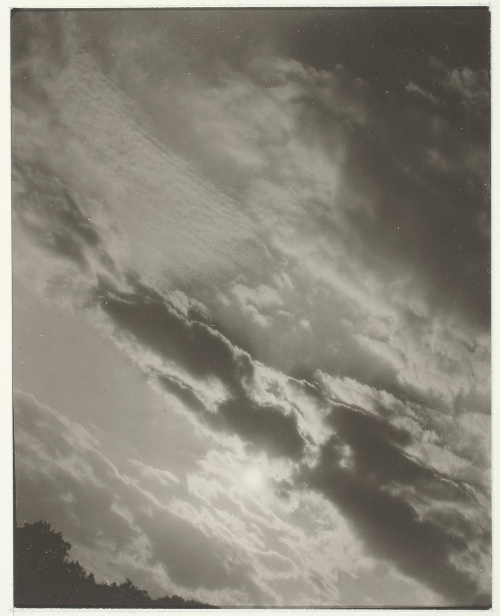 Tilsvarende, 1923. av Alfred Stieglitz
